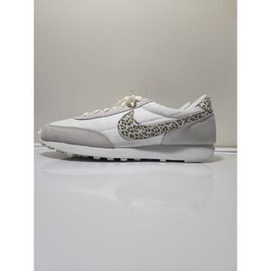 Nike Day Break SE Sneaker Women's Size 9.5